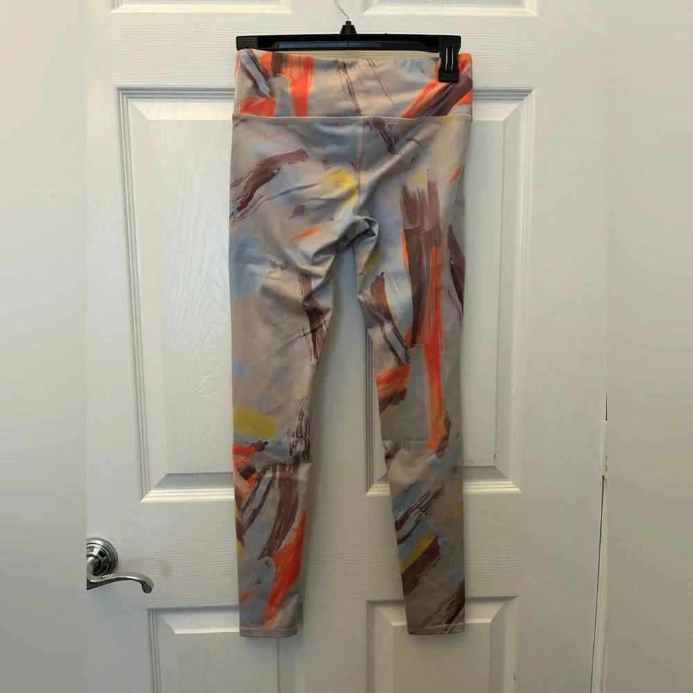 . Alo Yoga Airbrush Legging in Modernist Multi color small